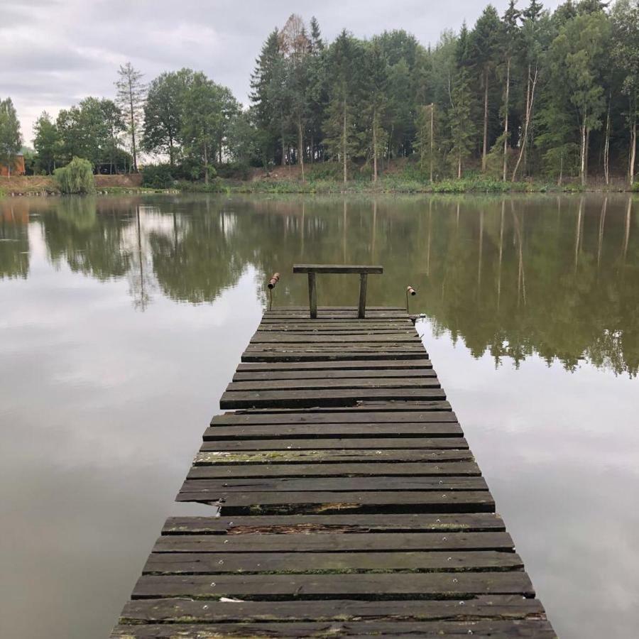 הוילה Florennes Gite Neuf 150 M2 Devant Un Grand Lac Prive De 2 Hectares Poissonneux Au Milieu Des Bois מראה חיצוני תמונה